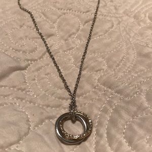 Simple, elegant silver necklace